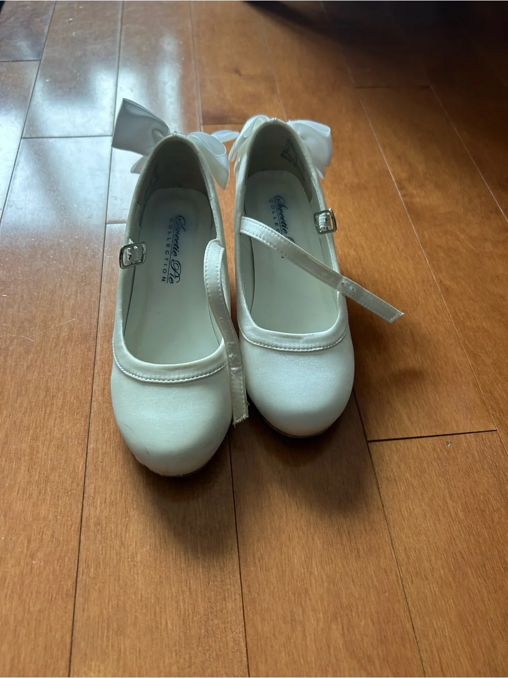 Children's White Dress Communion Shoes with Bow - Classic Style